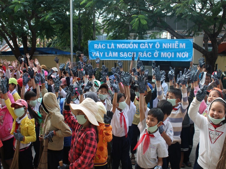 Thu don rac tai Tri Nguyen 2.jpg